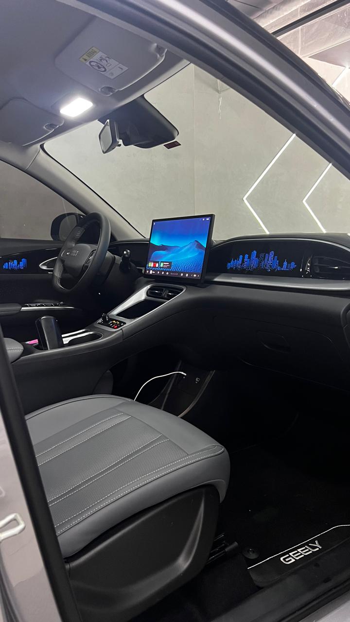 Interior de carro com multimídia instalada na Nani Sound Granja Viana